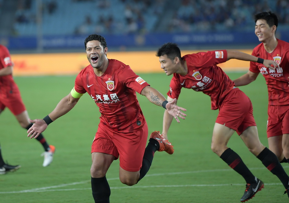 九游娱乐-上海上港主场3-0击败江苏苏宁，收获四连胜暂登榜首