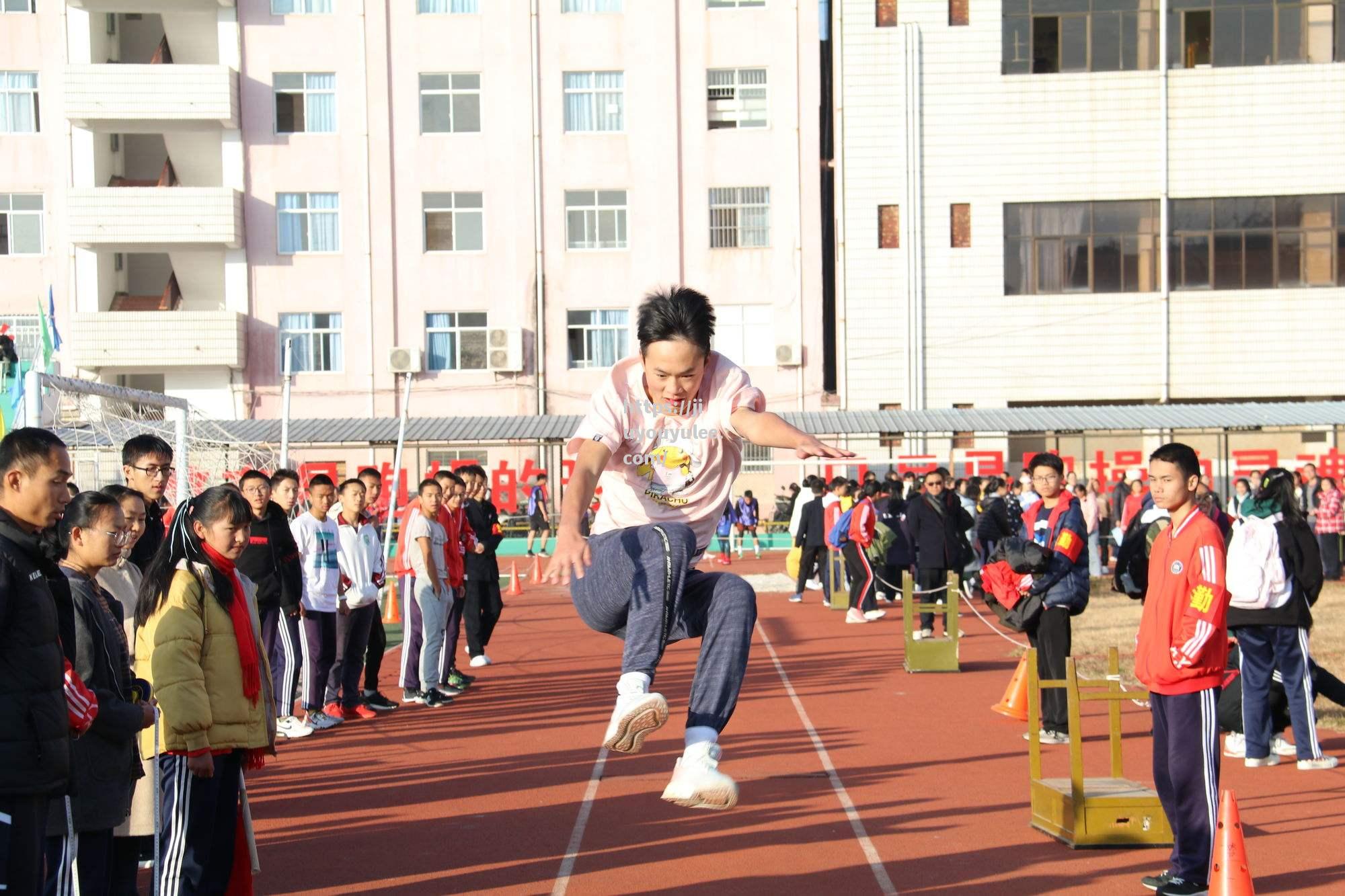 九游娱乐-福建随风逐梦实行拼搏，表现出众